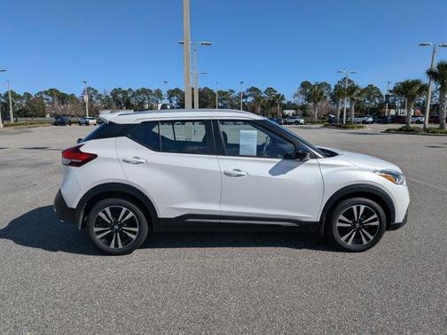 2019 Nissan Kicks SR