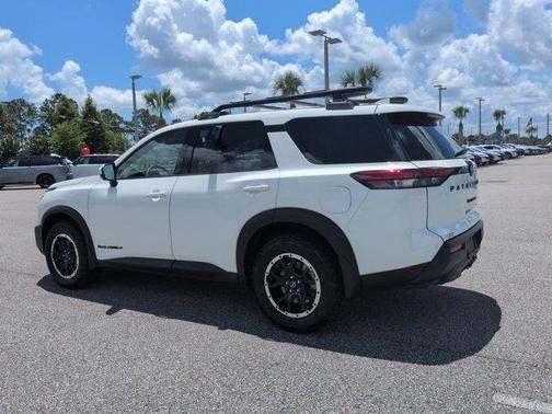 Glacier White 2024 Nissan Pathfinder Rock Creek