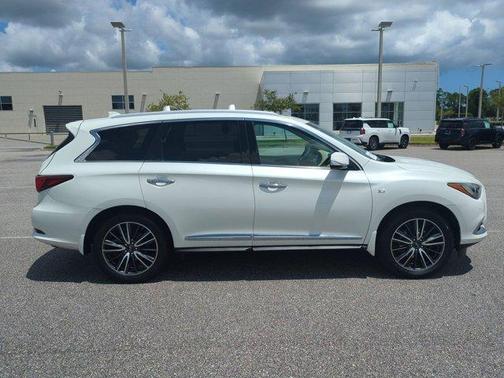 2016 INFINITI QX60 Base