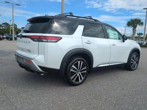 2025 Nissan Pathfinder Platinum