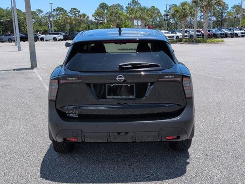 Super Black 2025 Nissan Kicks SV