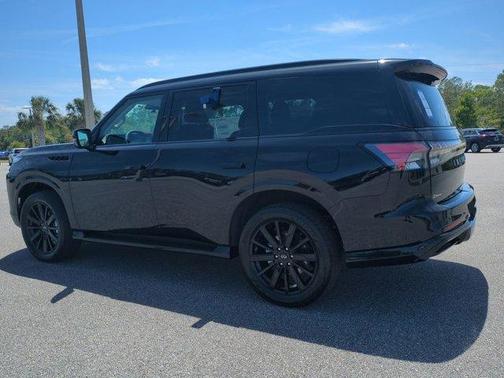 2025 INFINITI QX80 Luxe
