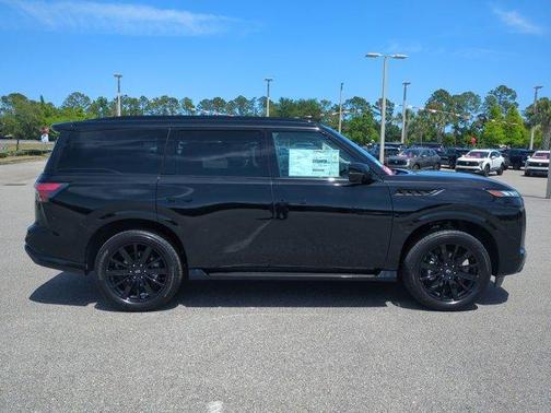 2025 INFINITI QX80 Luxe
