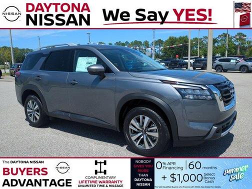 2025 Nissan Pathfinder SL