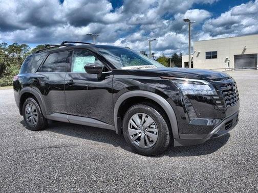 Super Black 2026 Nissan Pathfinder SV