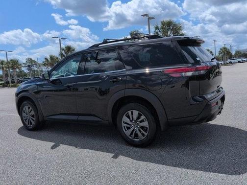 Super Black 2026 Nissan Pathfinder SV