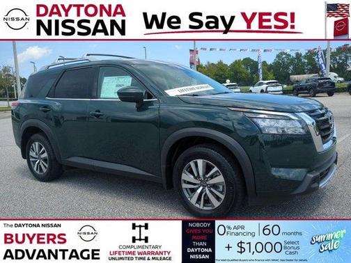 2025 Nissan Pathfinder SL