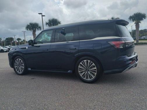 2025 INFINITI QX80 Luxe