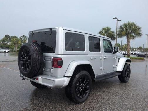 Silver Zynith Clearcoat 2023 Jeep Wrangler Sahara