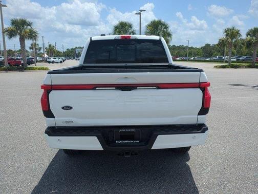 2022 Ford F-150 Lightning LARIAT