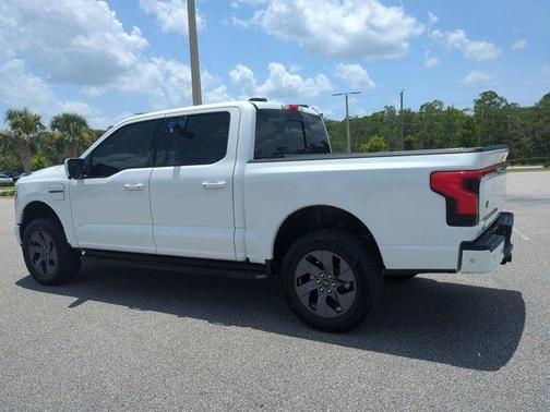 2022 Ford F-150 Lightning LARIAT