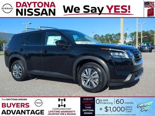 2025 Nissan Pathfinder SL