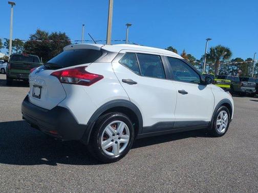 2018 Nissan Kicks S