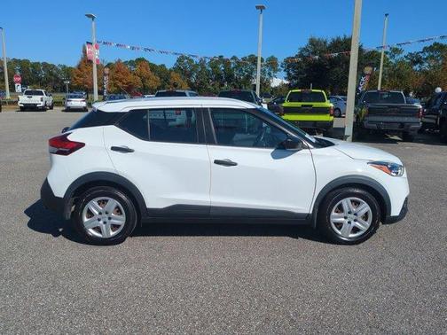 2018 Nissan Kicks S