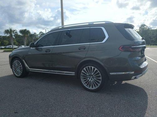 2025 BMW X7 xDrive40i