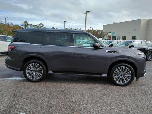 2025 INFINITI QX80 Luxe