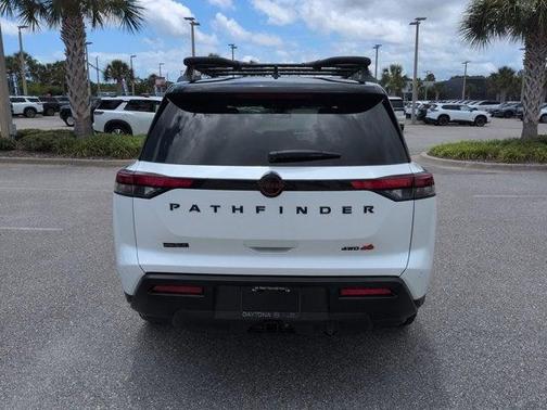 White / Black 2026 Nissan Pathfinder Rock Creek