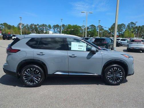 2025 Nissan Rogue Platinum