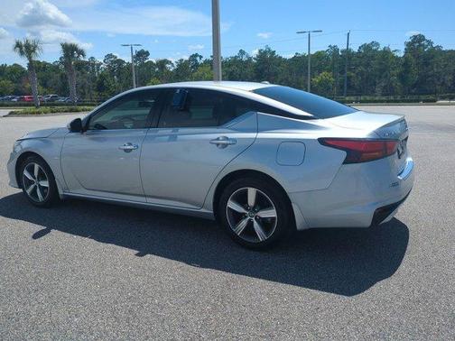 2022 Nissan Altima 2.5 SL