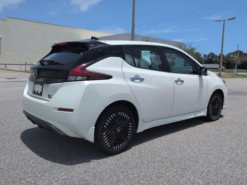 White / Black 2023 Nissan Leaf SV PLUS