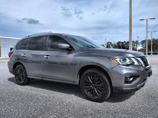 2019 Nissan Pathfinder SL