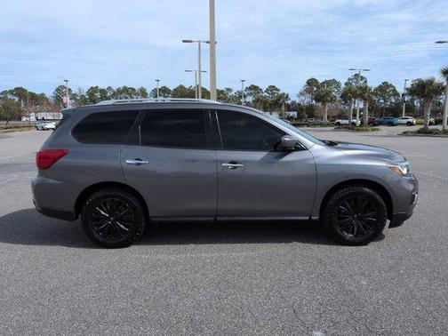 2019 Nissan Pathfinder SL