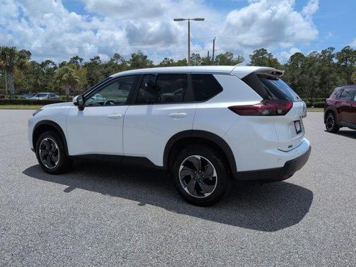 White Pearl 2024 Nissan Rogue SV