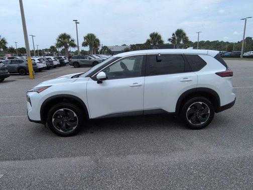 White Pearl 2024 Nissan Rogue SV