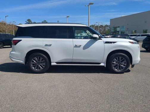 2025 INFINITI QX80 PURE