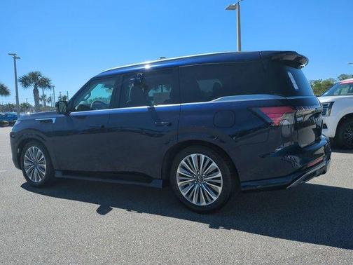 2025 INFINITI QX80 Luxe