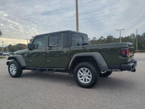 2023 Jeep Gladiator Sport
