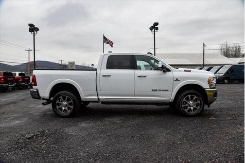 2022 RAM 3500 Limited Longhorn Crew Cab 4x4 64' Box