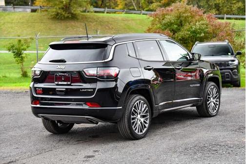 Diamond Black Crystal Pearlcoat 2023 Jeep Compass Limited 4x4