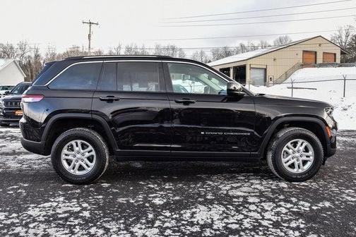 2024 Jeep Grand Cherokee Laredo 4x4