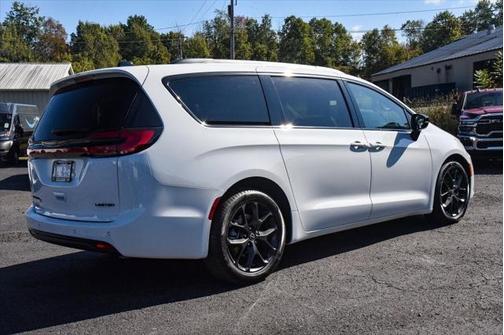 2025 Chrysler Pacifica Limited