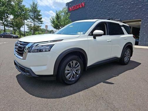 2024 Nissan Pathfinder SV 4WD