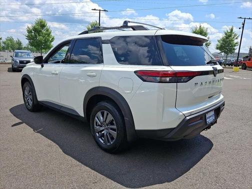 2024 Nissan Pathfinder SV 4WD