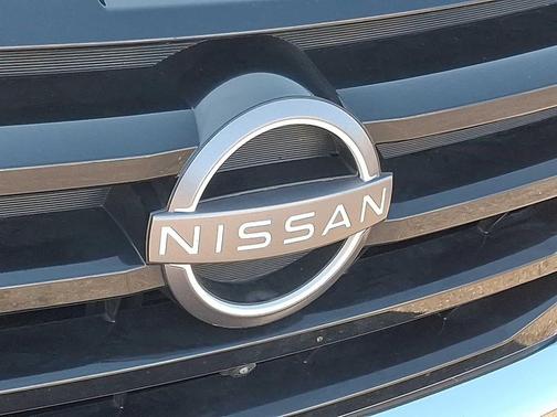 Obsidian Green Pearl 2022 Nissan Pathfinder SL 4WD