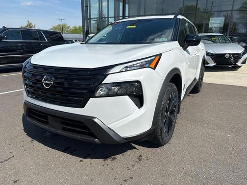 Everest White Pearl Tricoat 2026 Nissan Rogue Dark Armor