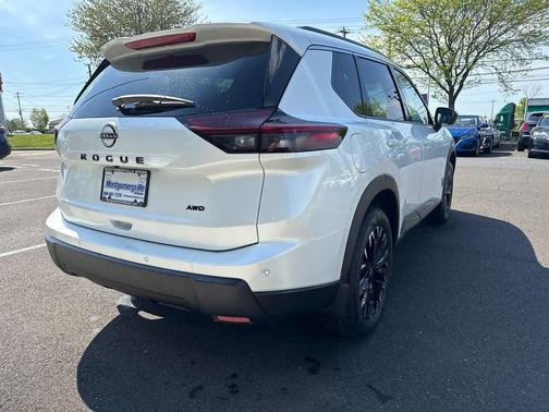Everest White Pearl Tricoat 2026 Nissan Rogue Dark Armor