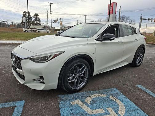 2018 INFINITI QX30 Sport