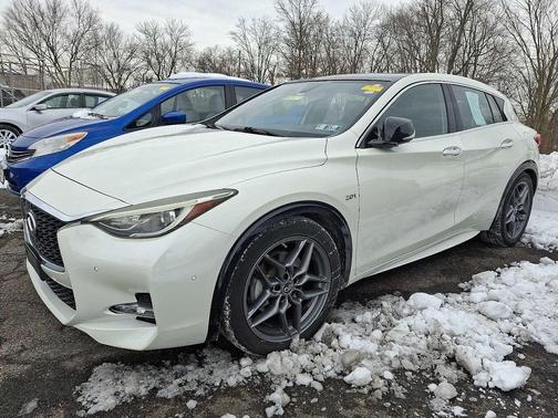 2018 INFINITI QX30 Sport