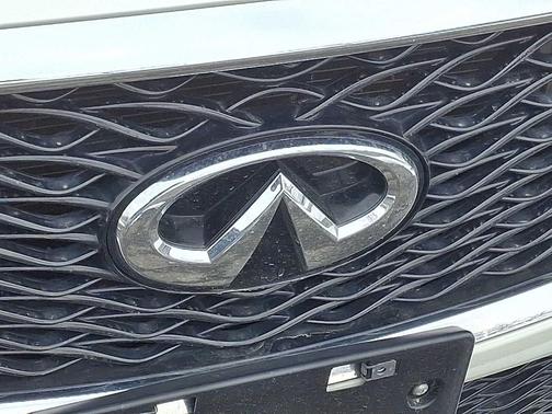 2018 INFINITI QX30 Sport