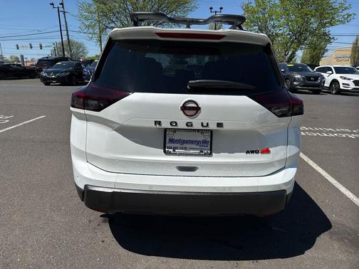 Everest White Pearl Tricoat 2026 Nissan Rogue Rock Creek