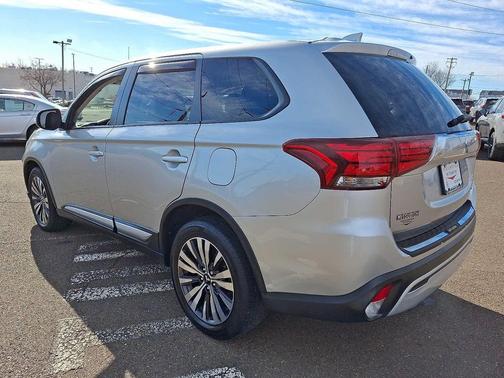 2019 Mitsubishi Outlander SE
