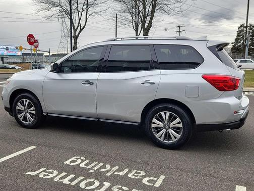 2020 Nissan Pathfinder SL 4WD