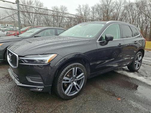 2021 Volvo XC60 T5 Momentum