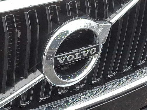 2021 Volvo XC60 T5 Momentum