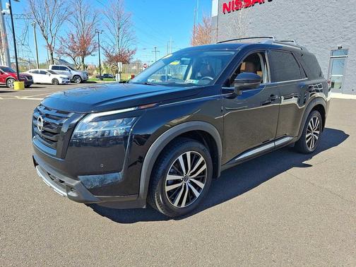 2023 Nissan Pathfinder Platinum 4WD
