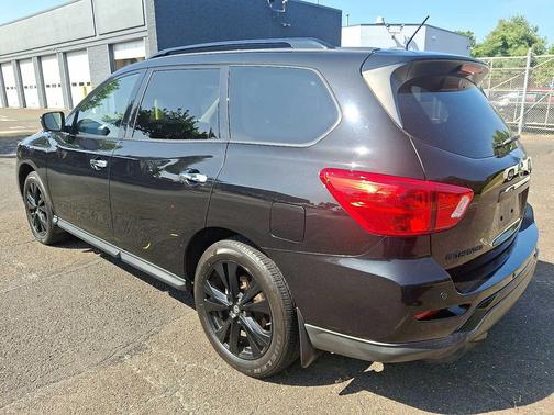 2018 Nissan Pathfinder SL